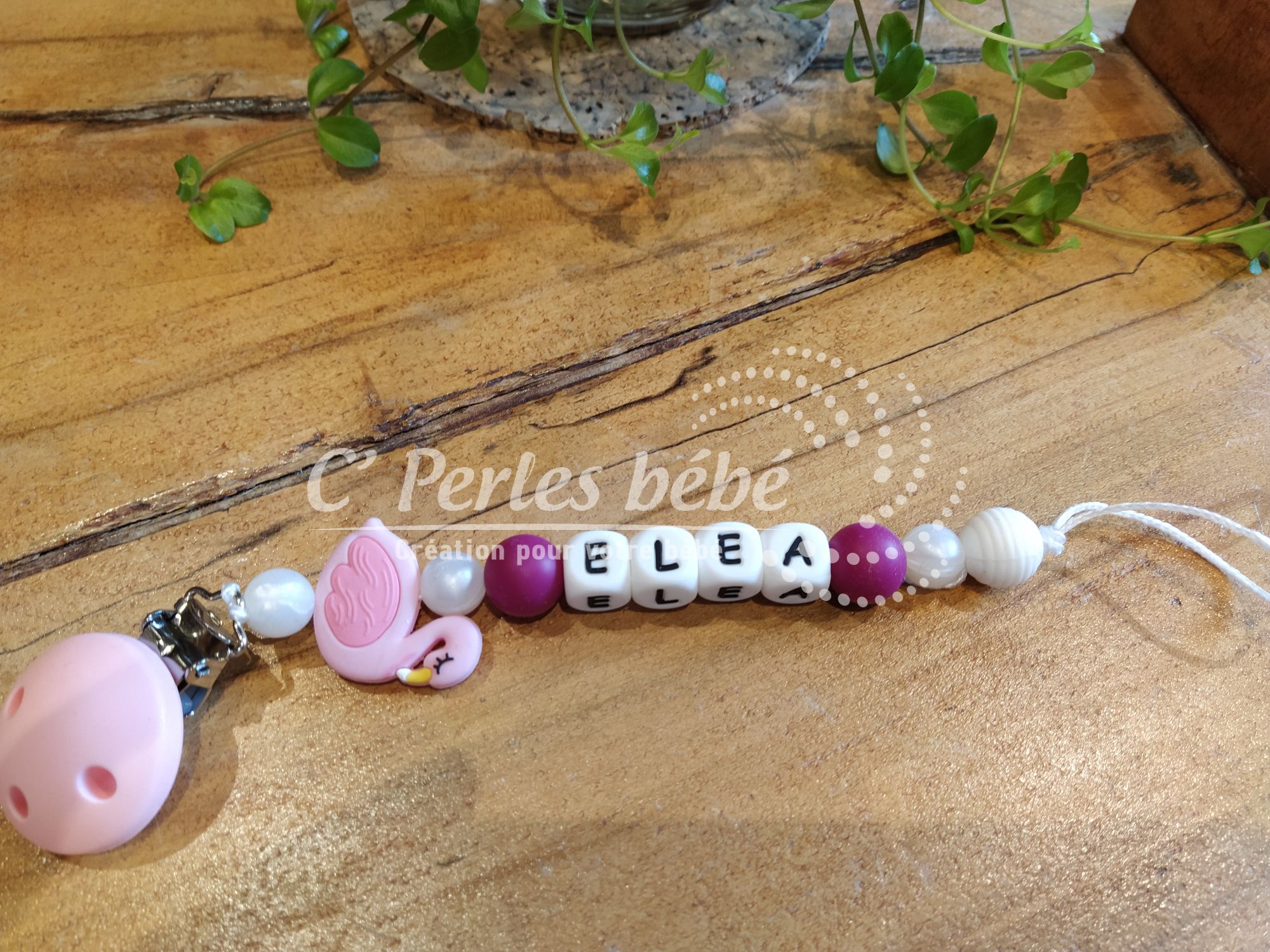 Attache tétine fille