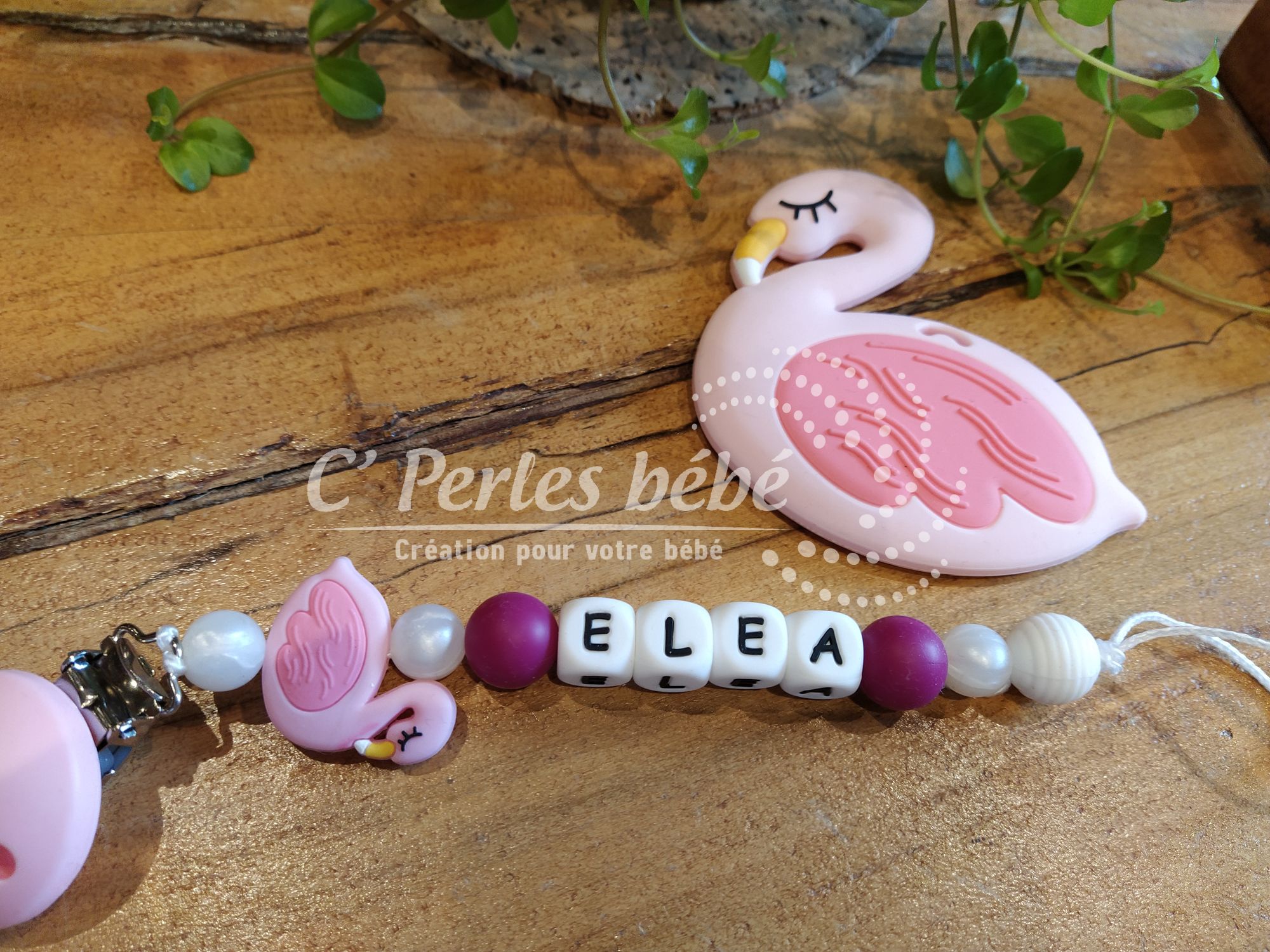 Attache tétine fille