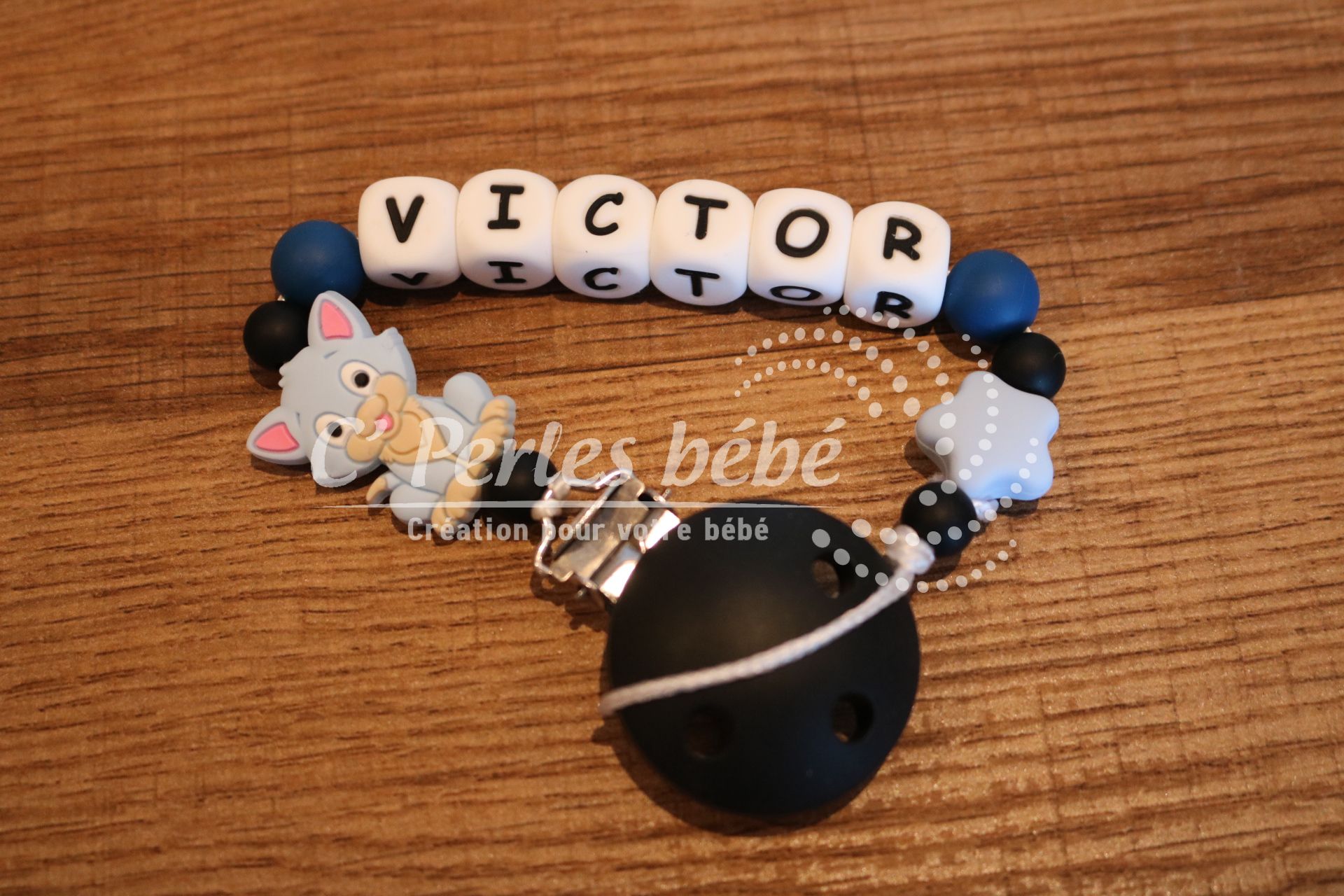 Attache tétine chat