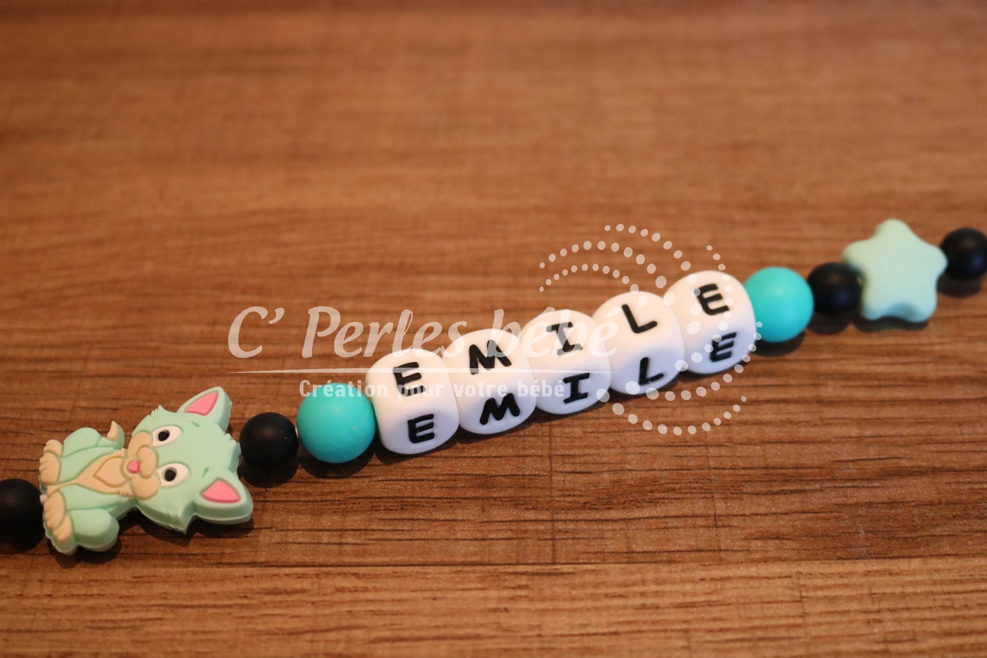 Attache tétine chat