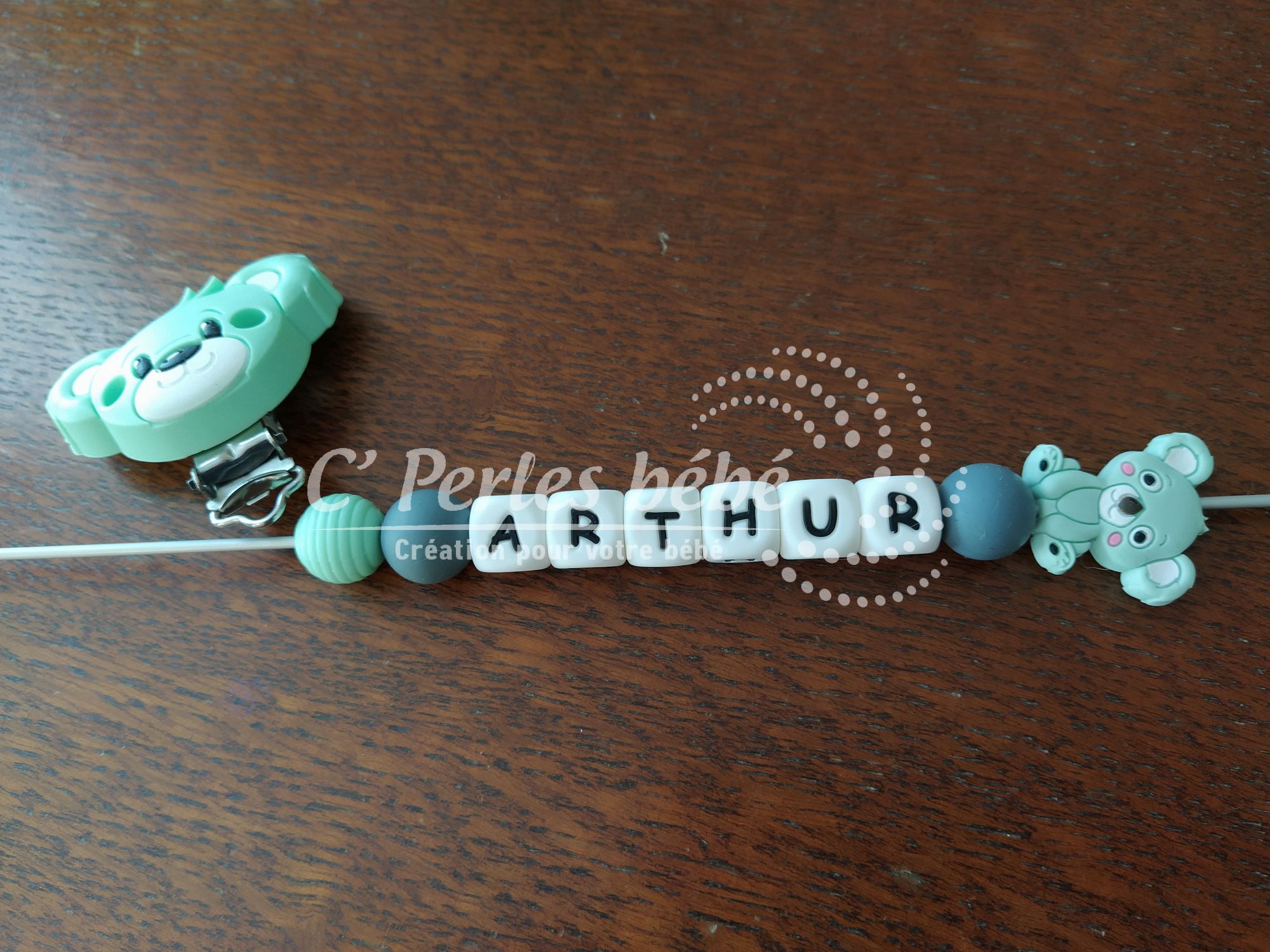 Attache tétine prénom silicone