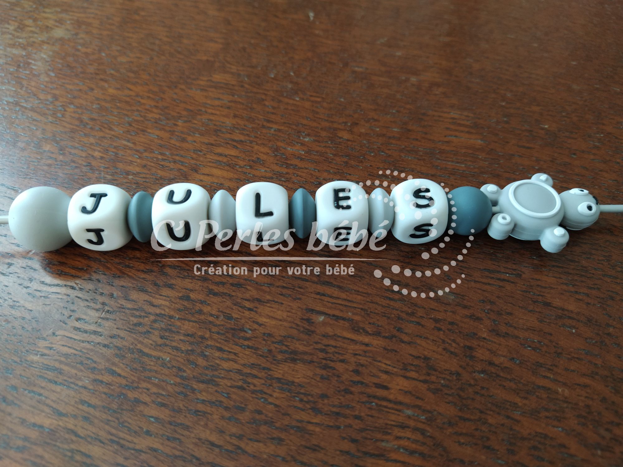 Attache tétine prénom silicone