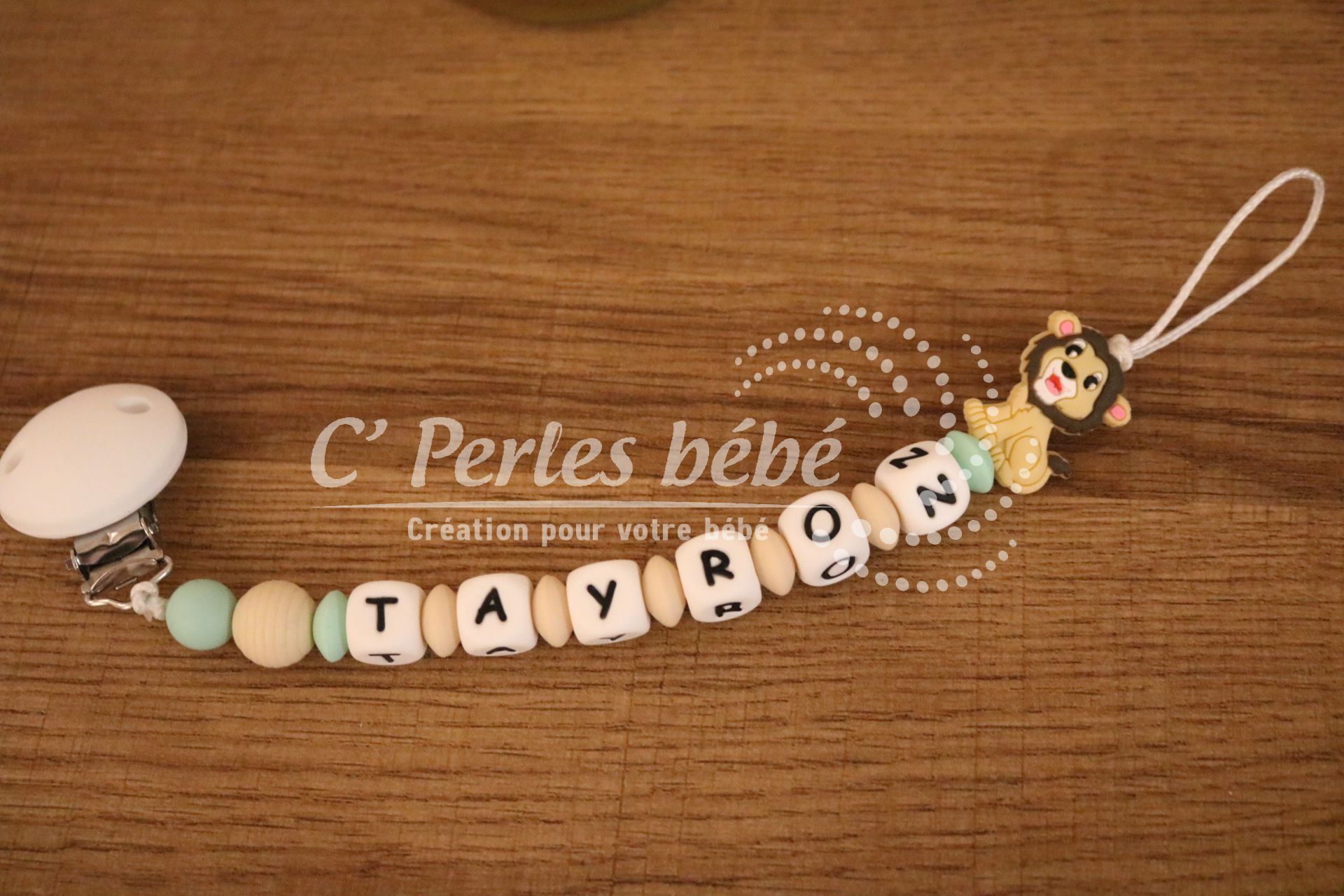 Attache tétine lion personnalisé